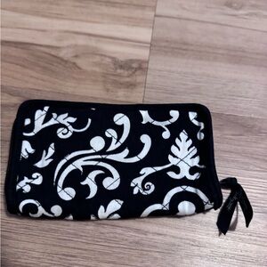Thirty-One Black & White Quilted Fabric Zip Around Wallet
